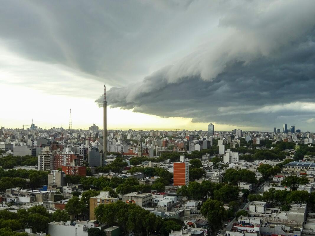 Montevideo_antes_de_la_tormenta.jpg