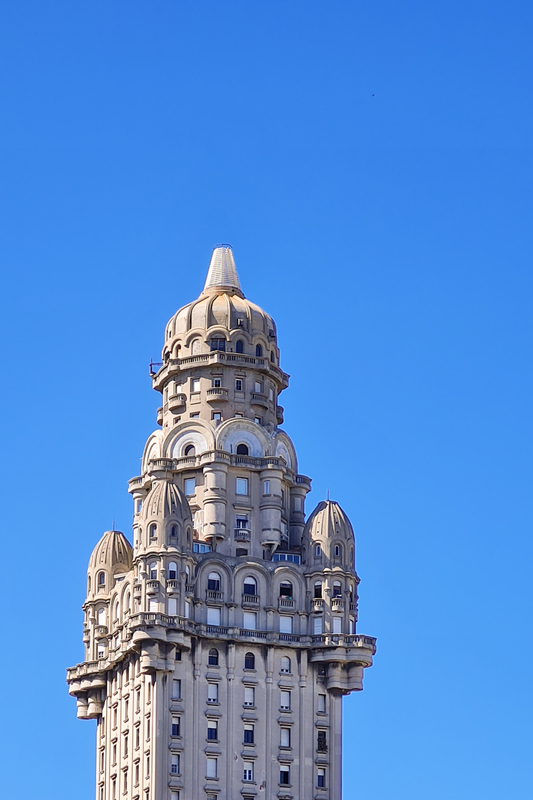 Palacio Salvo.jpg