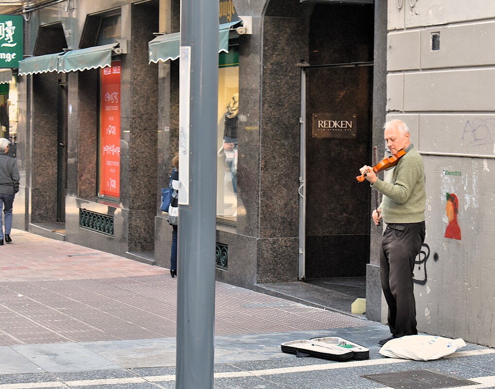 NOTAS URBANAS  (Peatonal Sarandi).JPG