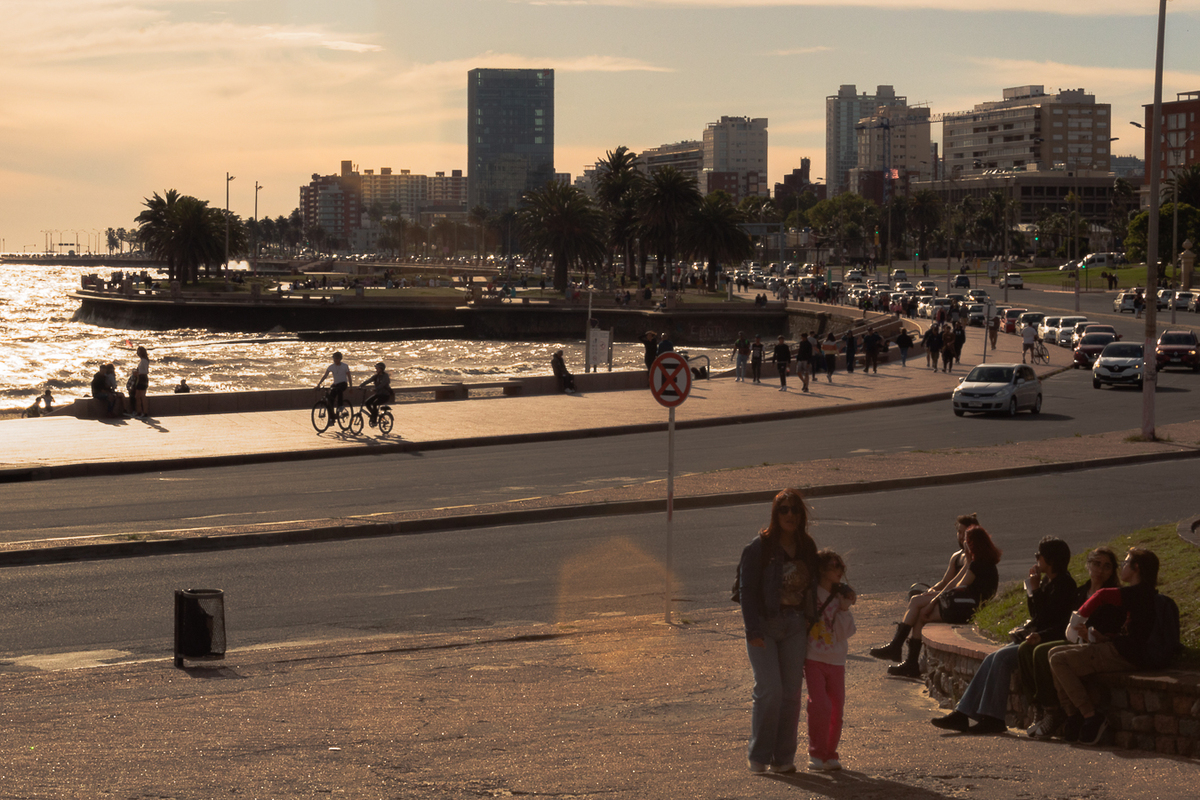 Verano desde Parque Rodo, Madre e Hija.jpg